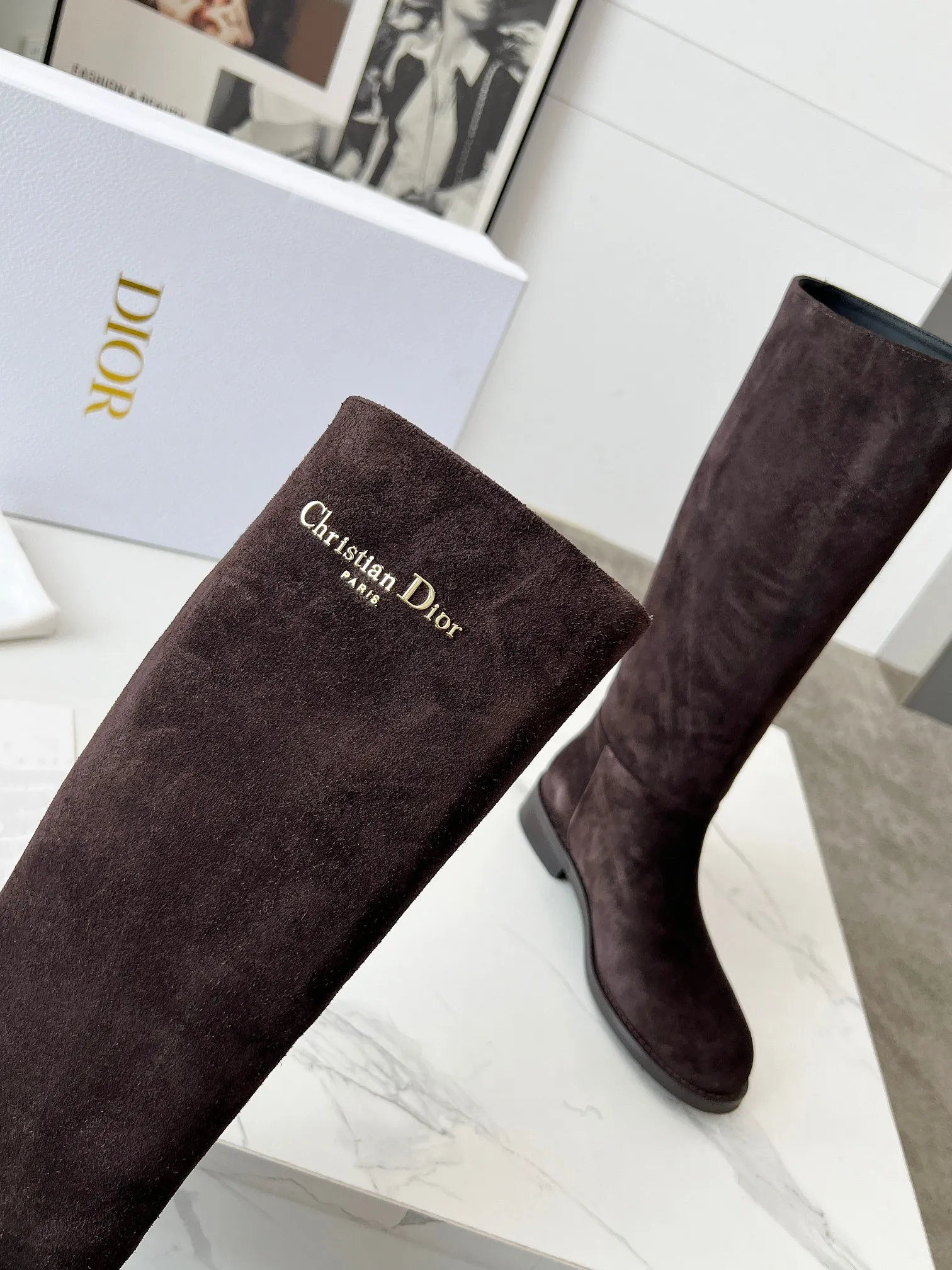 👟👟Ex-factory price 820👟👟 Dior 2025ss retro British style brogue new knight boots 👢👢 萱-shaped versatile thin feet yyds. The shape is three-dimensional and full, handsome and comfortable on the feet. A very retro style, full of aura single product, very novel design style, perfect details, cool and trendy 💯 trendy outsole, Inner lining: beef ribs Size: 35-40 (customized size 40-41)